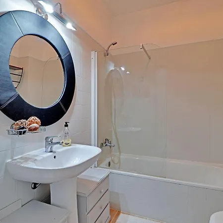 Airport Flats By Homing