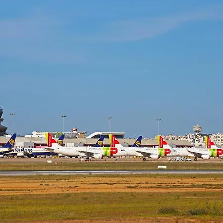 Airport Flats By Homing *