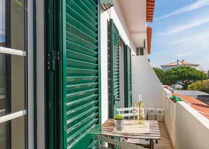 Airport Flats By Homing