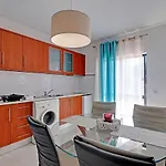 Airport Flats By Homing *