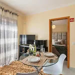 아파트 Airport Flats By Homing *