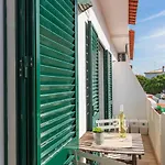Airport Flats By Homing